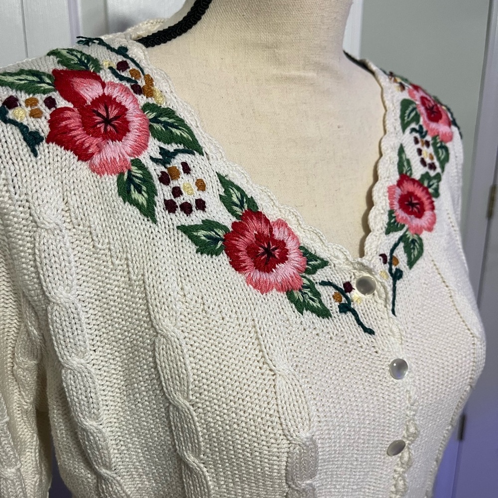 Beautiful Vintage Embroidered Floral Short Sleeve Cardigan Medium Cottagecore